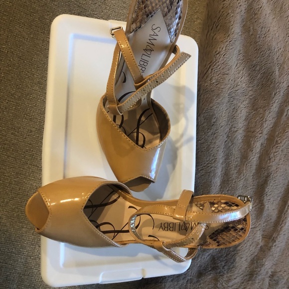 SamLibby Platform Heels - Picture 2 of 3